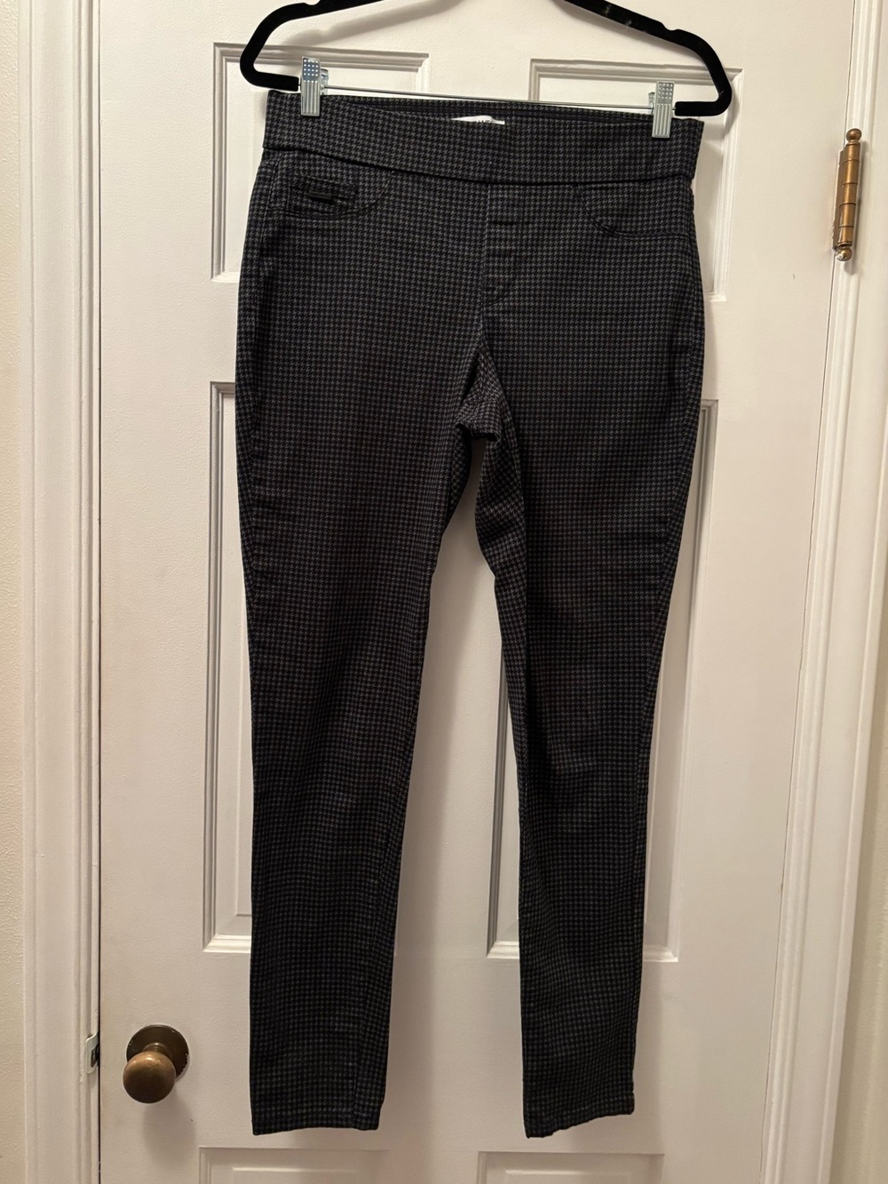 Nine West Women’s Gray Houndstooth Skinny Heidi Pull On Jeans
Size 8